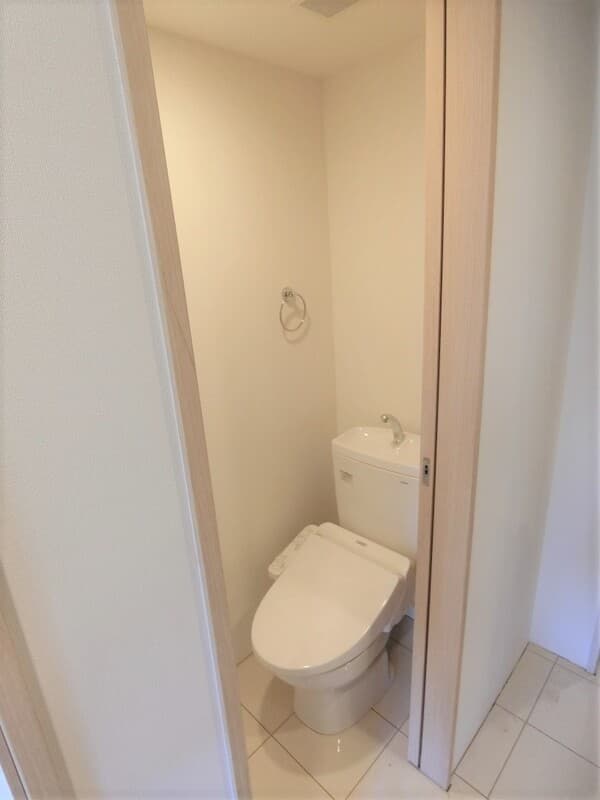 SOU目黒 3階のトイレ 1