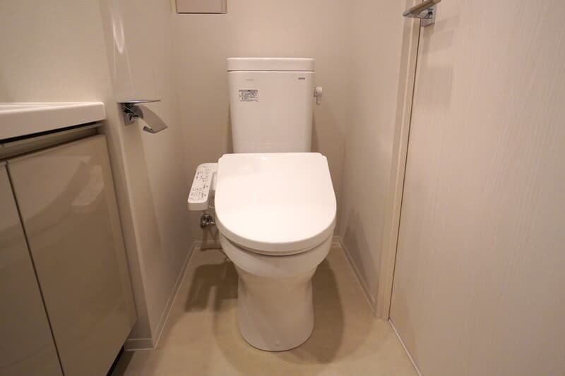 ルフォンプログレ中野坂上 3階のトイレ 1