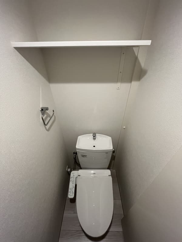 フラッフィー中野坂上 203のトイレ 1