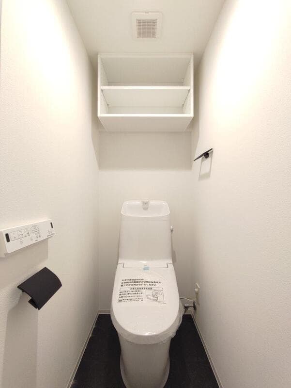 クロスレジデンス高田馬場 4階のトイレ 1