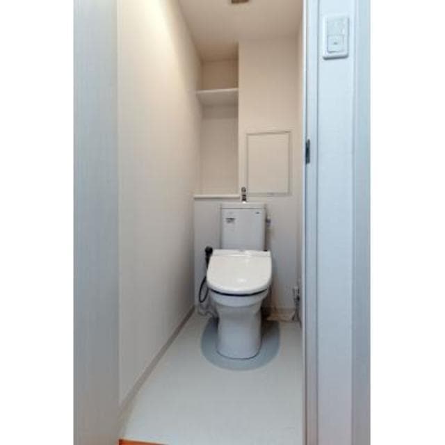 ユーストリア駒沢 604のトイレ 1