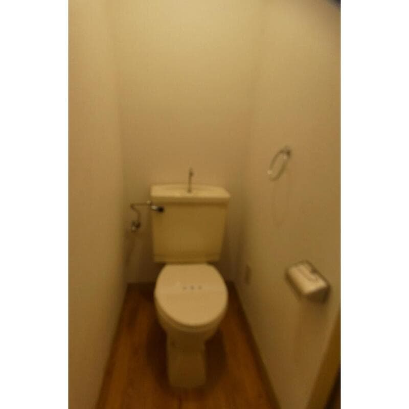 Ｔ’ｓ　ｇａｒｄｅｎ小竹向原 1階のトイレ 1