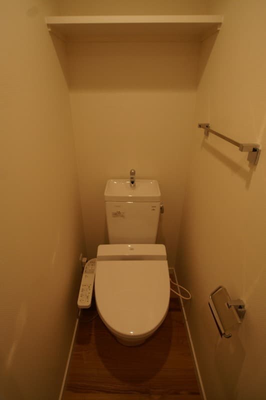 ブライズ新宿中井 1階のトイレ 1