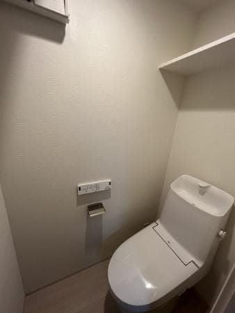 Maison Treize 2階のトイレ 1