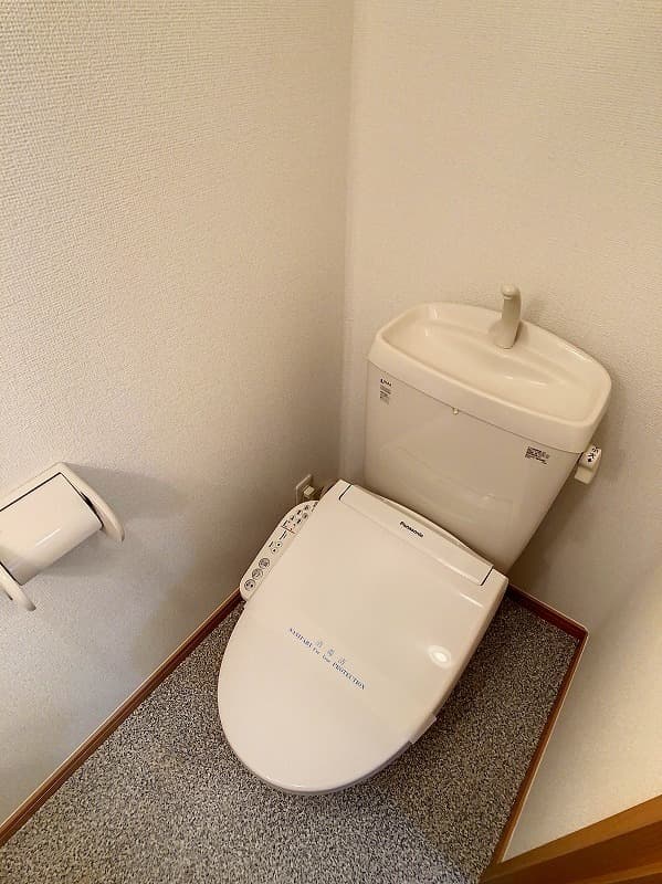 秋山マンションⅡ 2階のトイレ 1