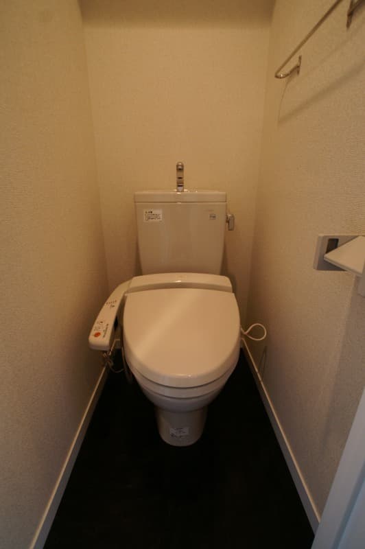 ブライズ東新宿 2階のトイレ 1