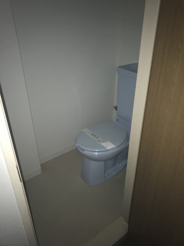 シェ・モーリー 3階のトイレ 1