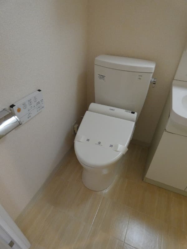 シュールフローレ 5階のトイレ 1