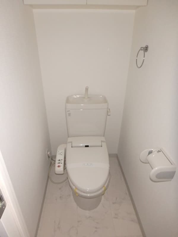 レガーロ御茶ノ水Ⅰ 4階のトイレ 1