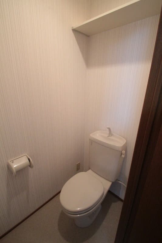 メゾンドポンムオーボワダルトワ 1階のトイレ 1