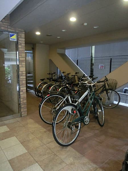 スカイコート神田第5 2階の駐車場 1