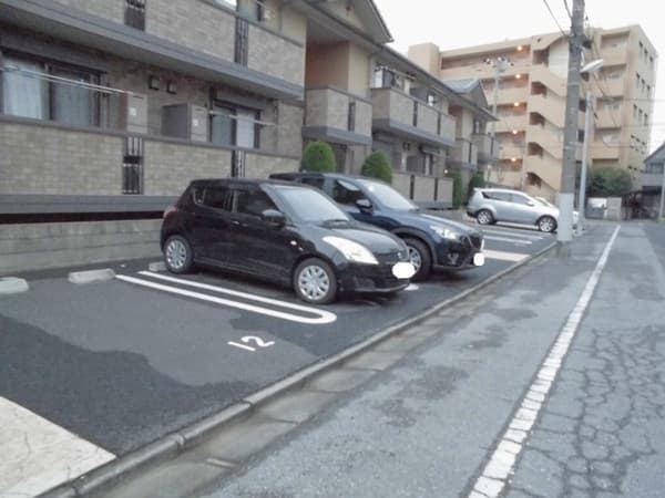 ラミアカーサお花茶屋 1階の駐車場 1