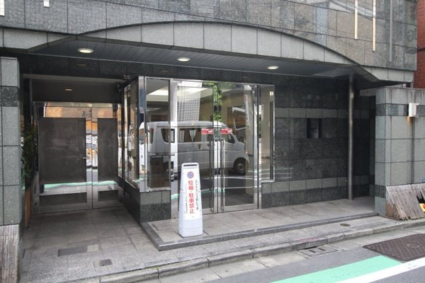 乃木坂駅 徒歩7分 マンション 1階のエントランス 3