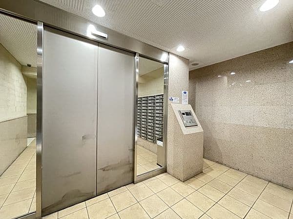 スカイコート神田第3 11階のエントランス 3
