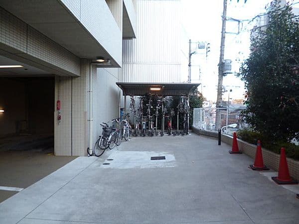 スカイコートヴィーダ五反田WEST 12階の駐車場 1