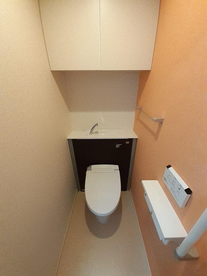 ユイマール三ノ輪 4階のトイレ 1