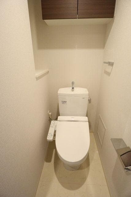 コンシェリア新宿 ＨＩＬＬＳＩＤＥ ＳＱＵＡＲＥ 7階のトイレ 1