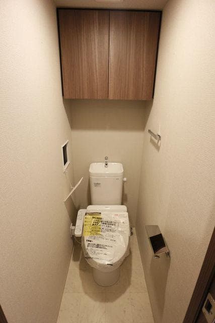 コンシェリア池袋 ＴＨＥ ＲＥＳＩＤＥＮＣＥ ＷＥＳＴ 3階のトイレ 1