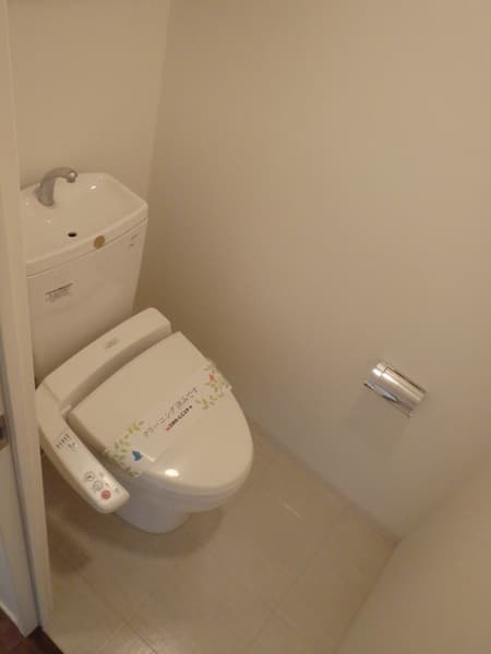 パークリュクス白金ｍｏｎｏ1004号室 10階のトイレ 1