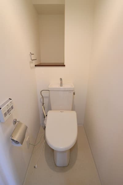 アソシエール千川 3階のトイレ 1
