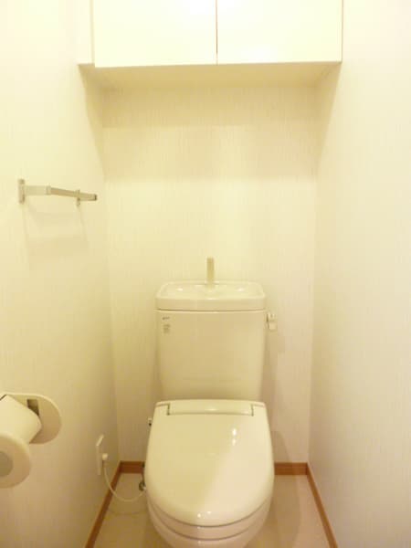 スカイコートヴィーダ五反田WEST 12階のトイレ 1