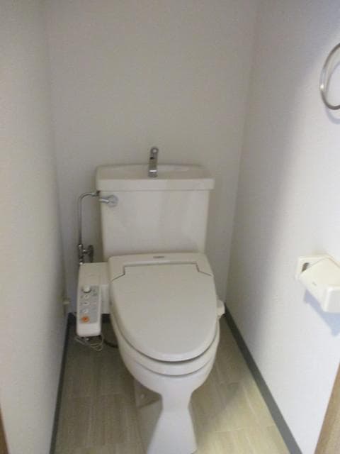 メゾンアワジⅡ 2階のトイレ 1