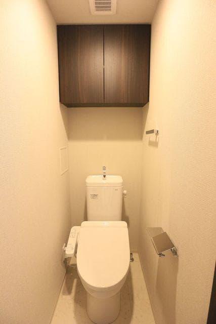 コンシェリア池袋 ＴＨＥ ＲＥＳＩＤＥＮＣＥ ＥＡＳＴ 4階のトイレ 1