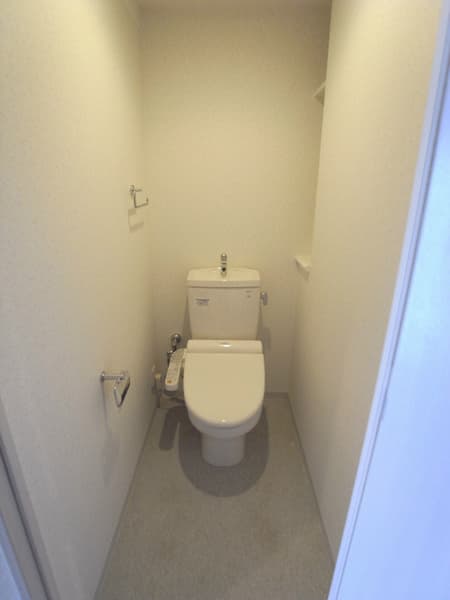 レシオイシワラ 9階のトイレ 1