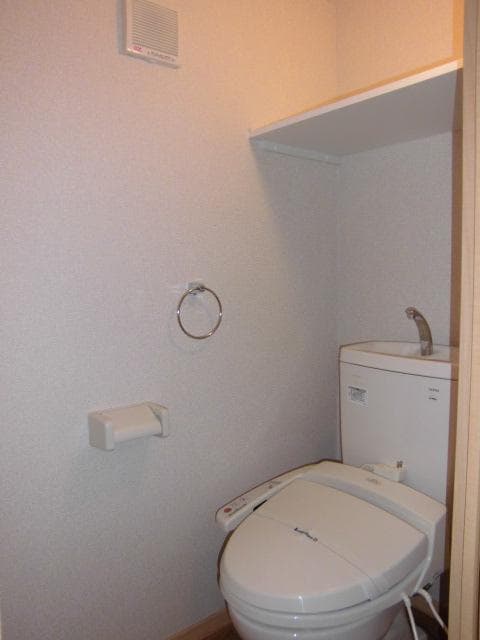 レオパレスソレーユⅢ 1階のトイレ 1