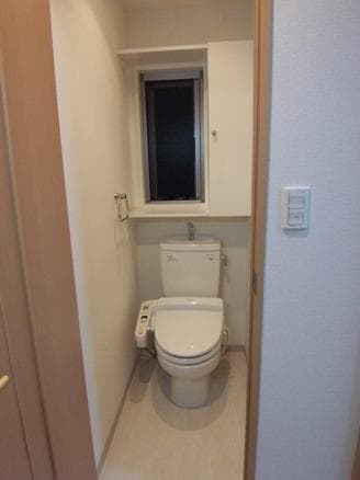 サーラ・コモド八幡山ヴェローナ 3階のトイレ 1