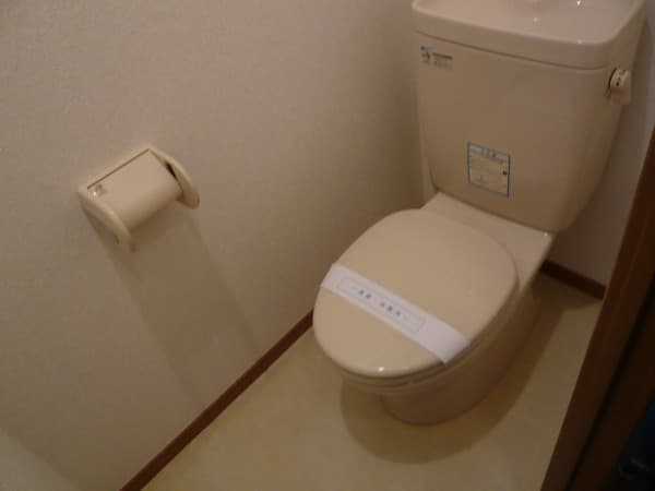 エーデルブルーメ小倉 2階のトイレ 1
