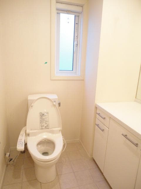 松平ハウス 2階のトイレ 1