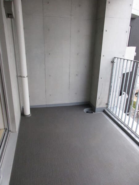 パークハビオ駒沢大学 6階のバルコニー 1