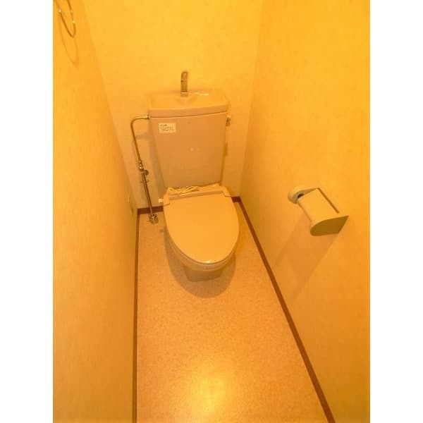 GANADOR福新 2階のトイレ 1