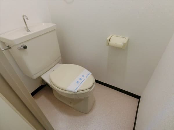 ドミシル池袋 3階のトイレ 1