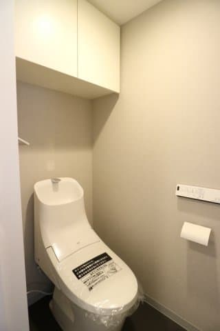 プラウドフラット浅草 8階のトイレ 1