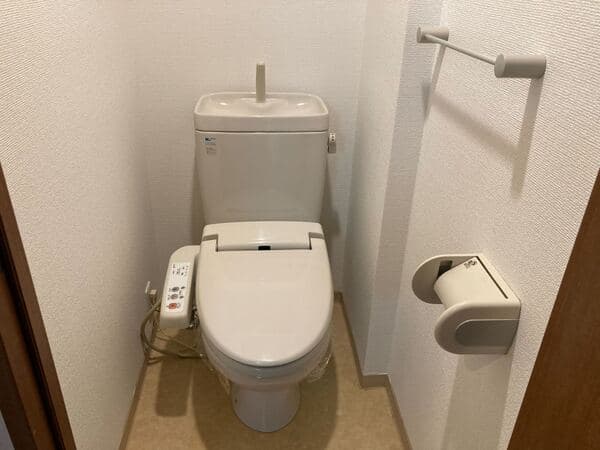 RAGIOS　渋谷初台 3階のトイレ 1