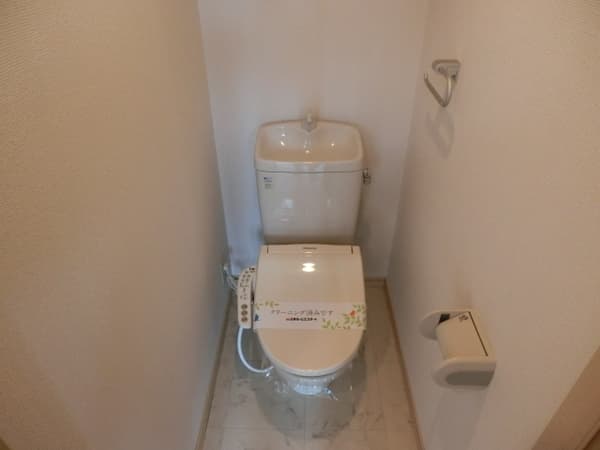 アンティニティ　アヤセ 9階のトイレ 1