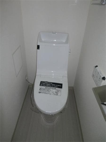 ジュイールパルフェ西新井 2階のトイレ 1