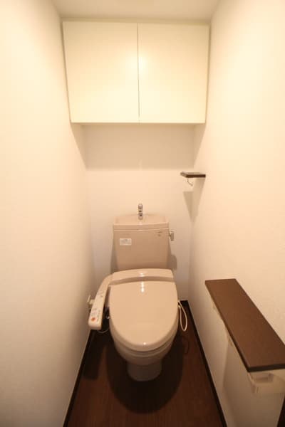 フレイエ赤羽 2階のトイレ 1