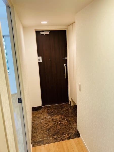 東京テラスＨ棟 7階の玄関 1