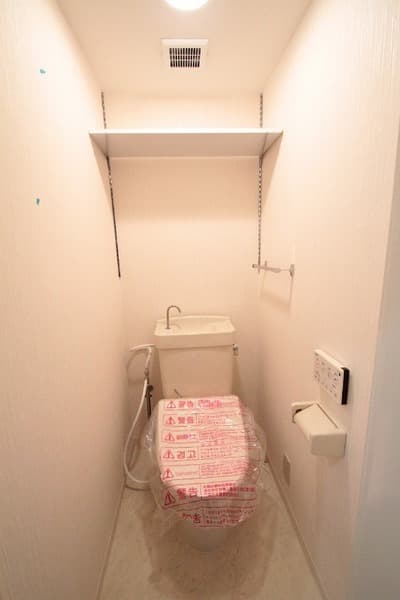 本蓮沼ビューハイツ 3階のトイレ 1
