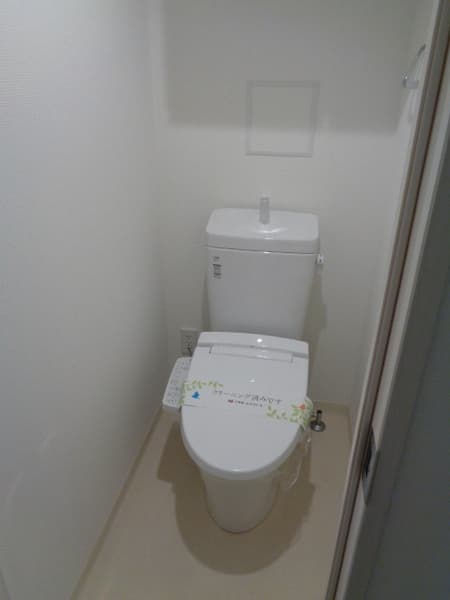 サクレ九段上 2階のトイレ 1