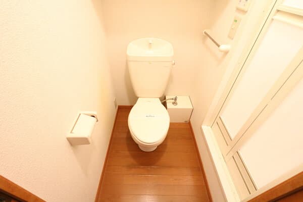 レオパレス山中 1階のトイレ 1