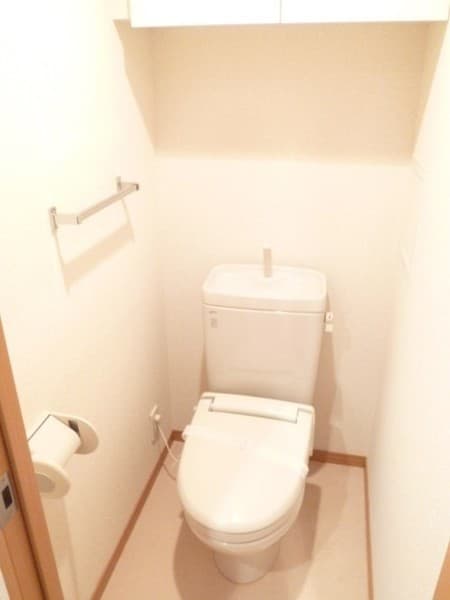 スカイコートヴィーダ五反田WEST 13階のトイレ 1