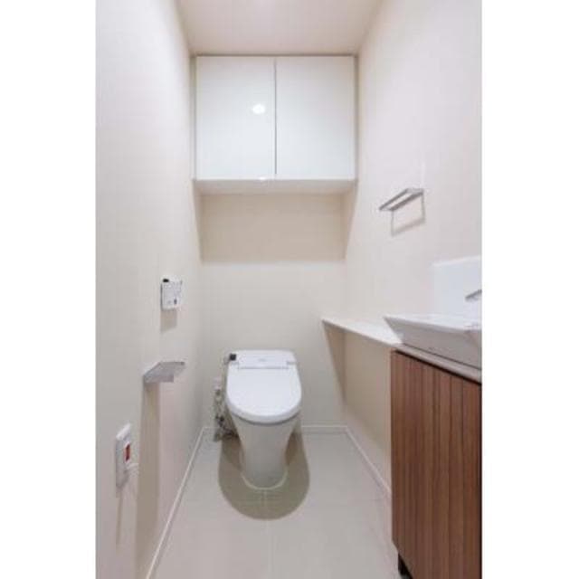 パークコート千代田富士見ザタワー 5階のトイレ 1