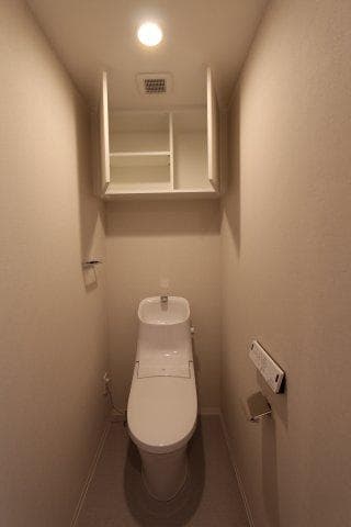 プラウドフラット中野 1階のトイレ 1