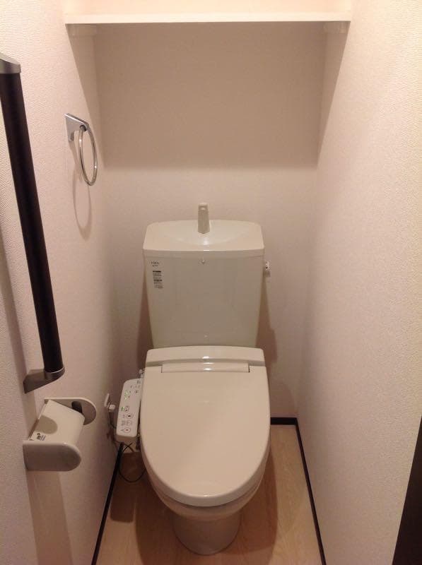 レオネクスト中野上鷺宮 2階のトイレ 1