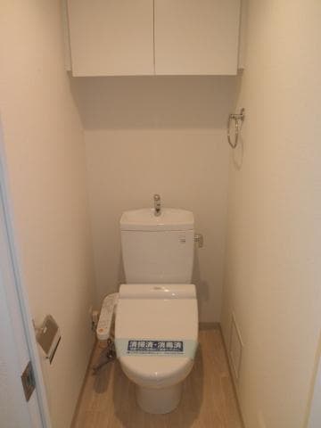 プライムアーバン西新宿Ⅰ 10階のトイレ 1
