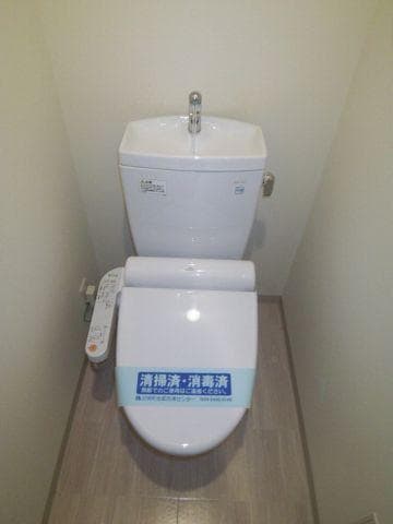 プライムアーバン西新宿Ⅰ 3階のトイレ 1